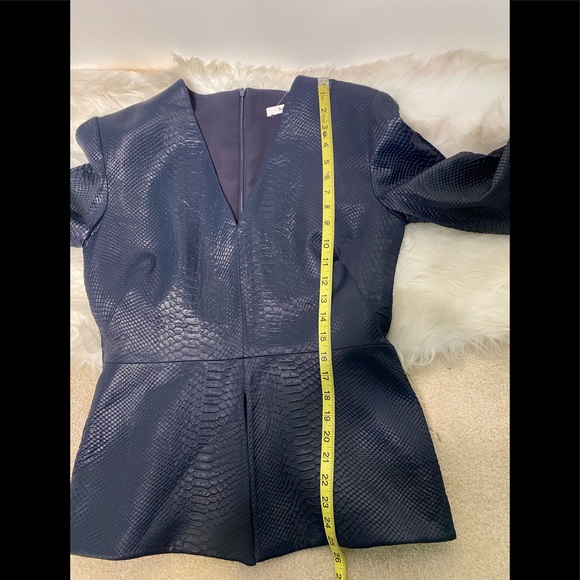 SAFIYAA Python V-neck Top size 10 NWT - Picture 11 of 13